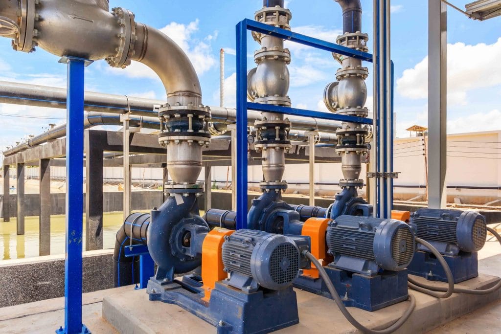 Wasseraufbereitungsanlage eine neue Pumpstation Ventile und Rohre Aufbereitungsanlagen Pipelines und Pumpen leistungsstarker, moderner automatischer Systemschutz und -steuerung.